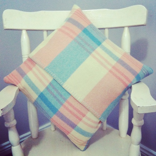 Cosy cushion cover - upcycled woollen blanket