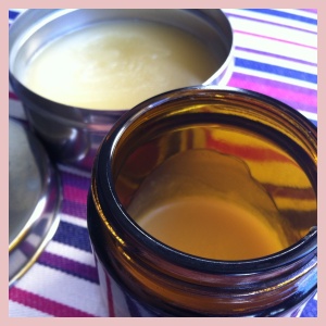 Hand/body balm with macadamia oil 